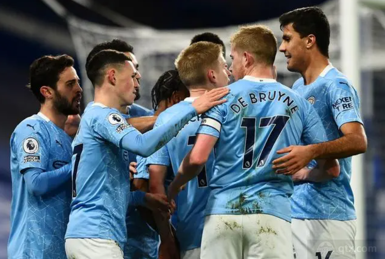 米体：斯帕莱蒂准备重新整合现有球员，由三中卫变阵四后卫（米体：斯帕莱蒂拟重组现有阵容，后防由三中卫改打四后卫）