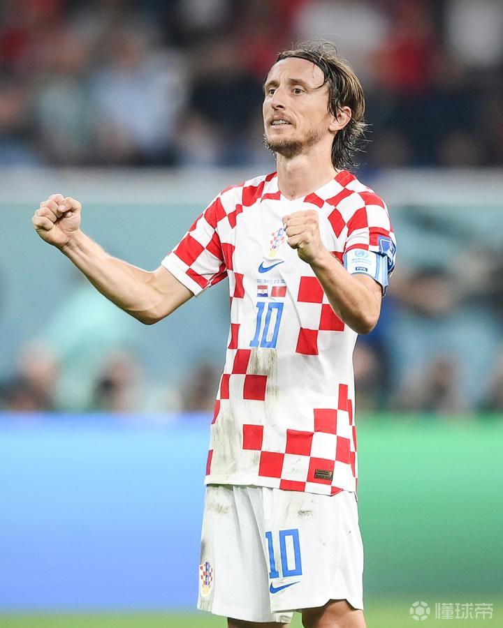 国家队征召！感谢邵佳一指导为青岛足球书写的精彩篇章（邵佳一获国家队征召，致谢其为青岛足球谱写的辉煌篇章）